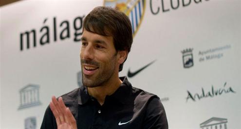 بالفيديو.. فان نستلروي يسجل أهدافاً في الظلام